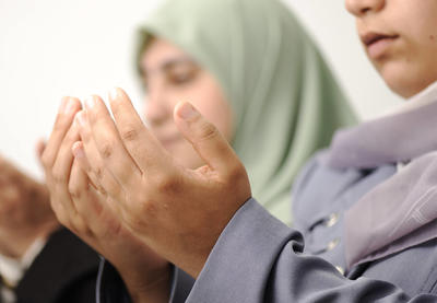 worshippers praying