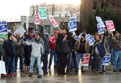 2015 labor strike against Kohler in Wisconsin | Photo by Asher Heimermann