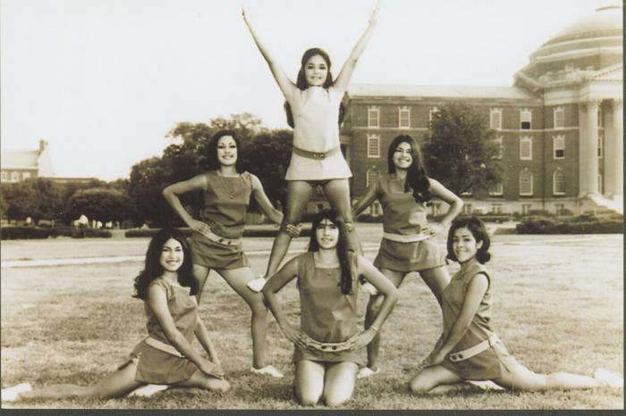 Crystal City's 1970-71 cheerleading squad